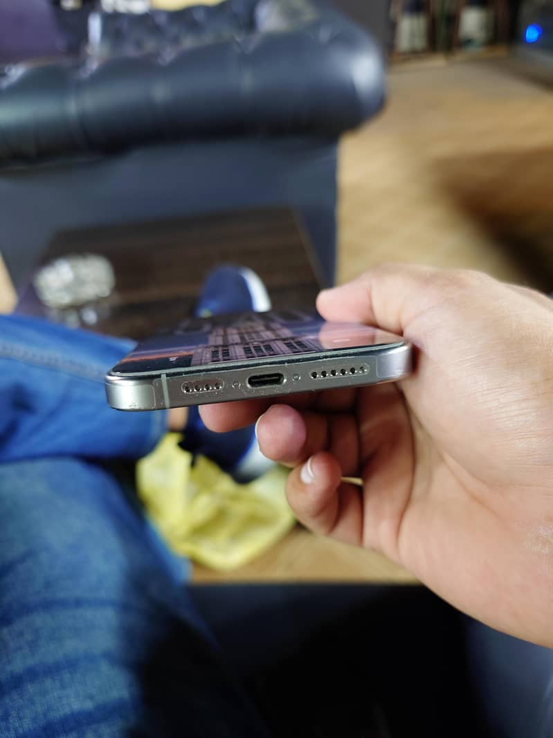 Apple iPhone 15 Pro Max 3