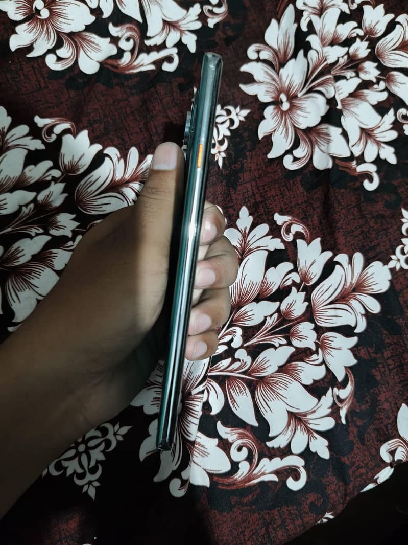 Tecno CAMON 40 Pro 7