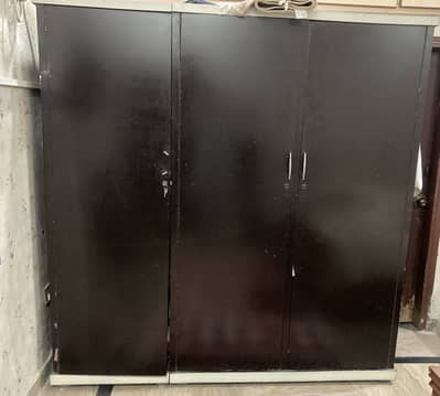 3 Door Wardrobe (Almari)