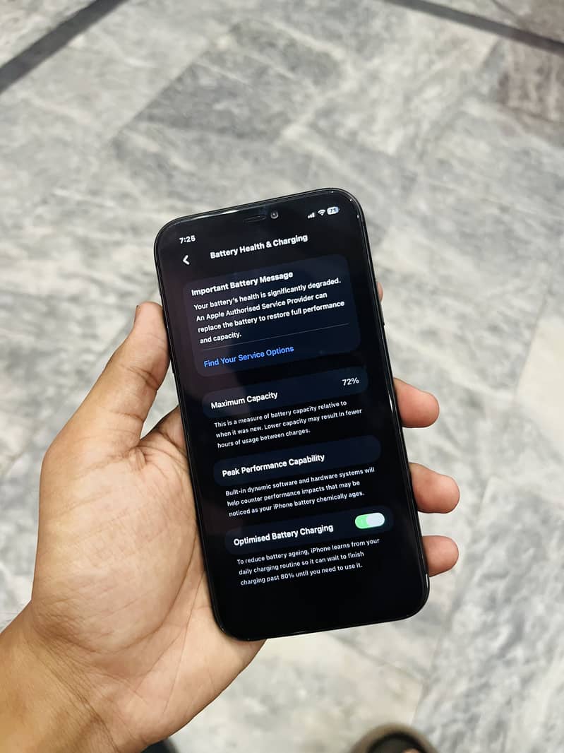 Apple iPhone 11 4