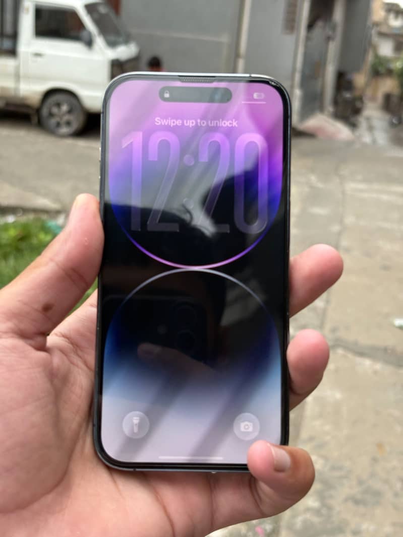 Apple iPhone 14 Pro 1
