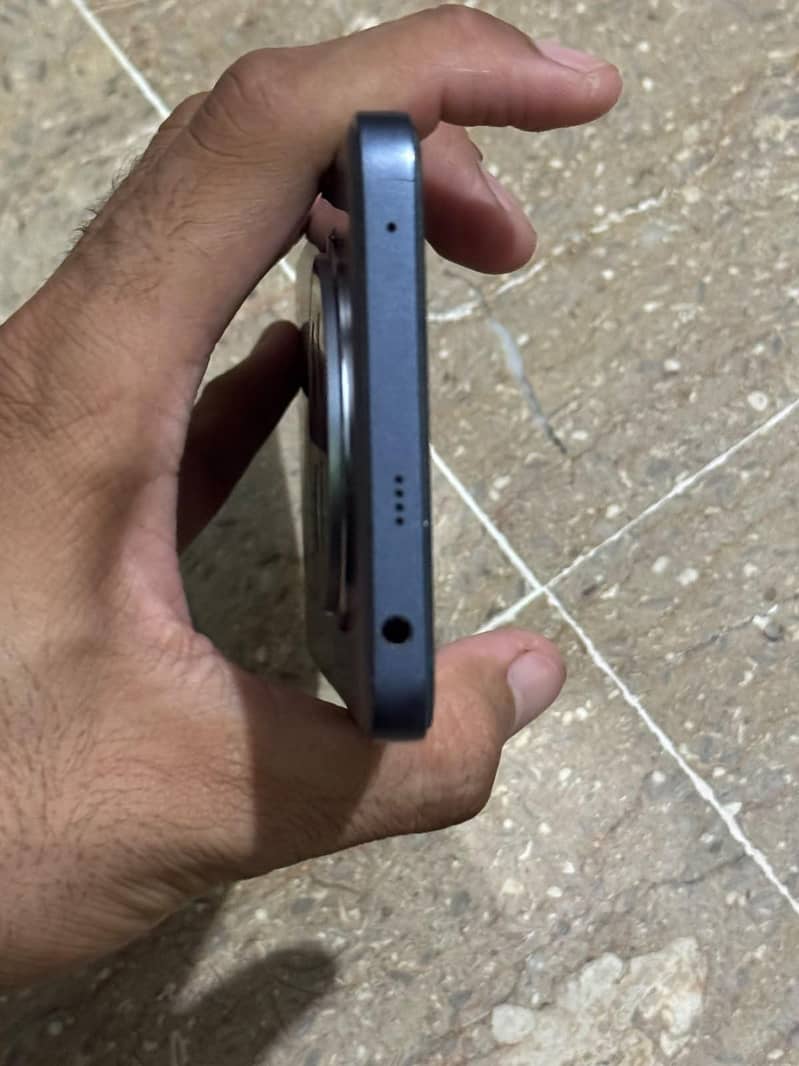 Realme 13 Plus 4