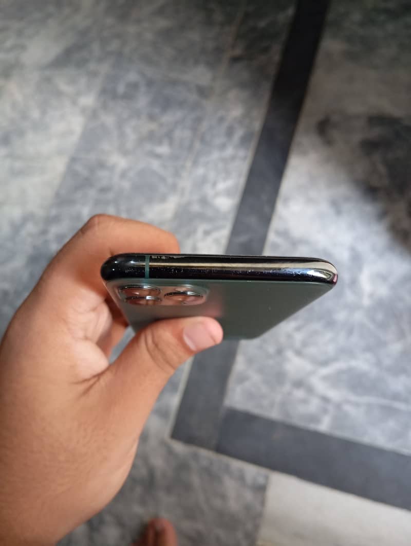 Apple iPhone 11 Pro 1
