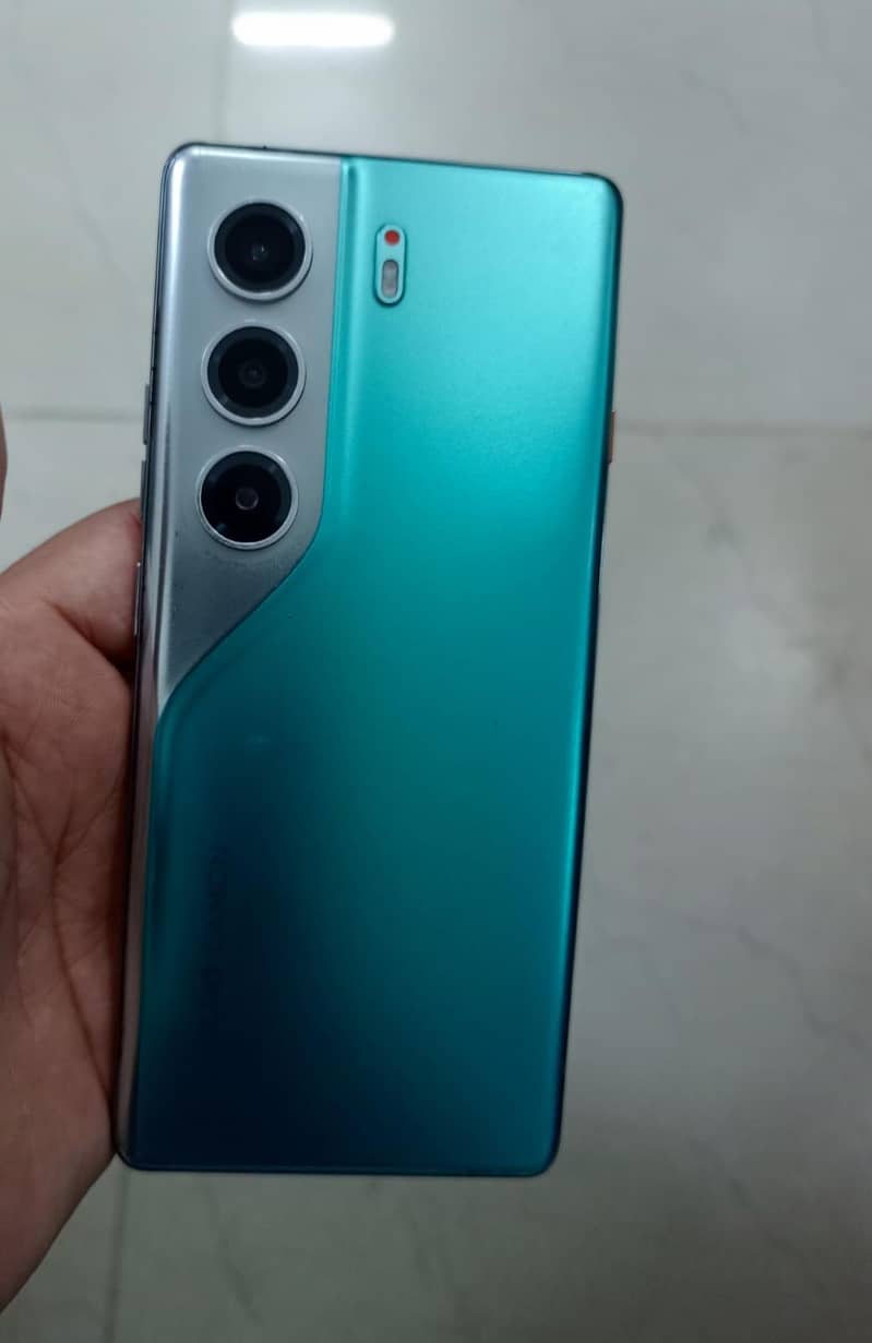 Tecno CAMON 40 Pro 3