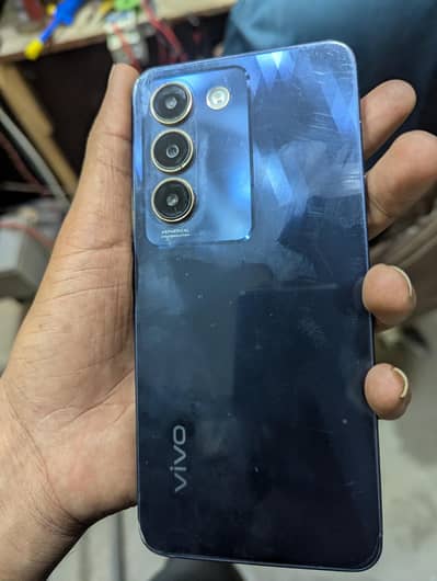 Vivo Y100