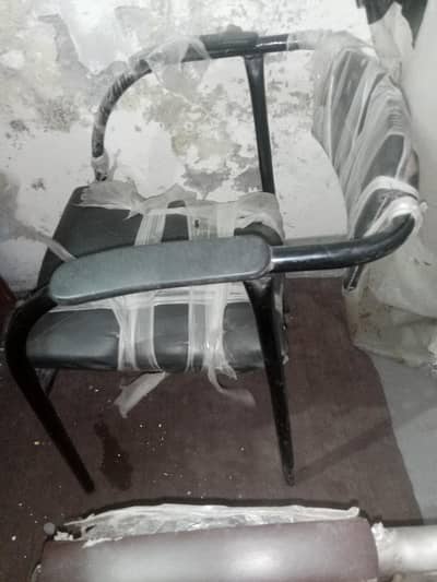 metl chair avaible