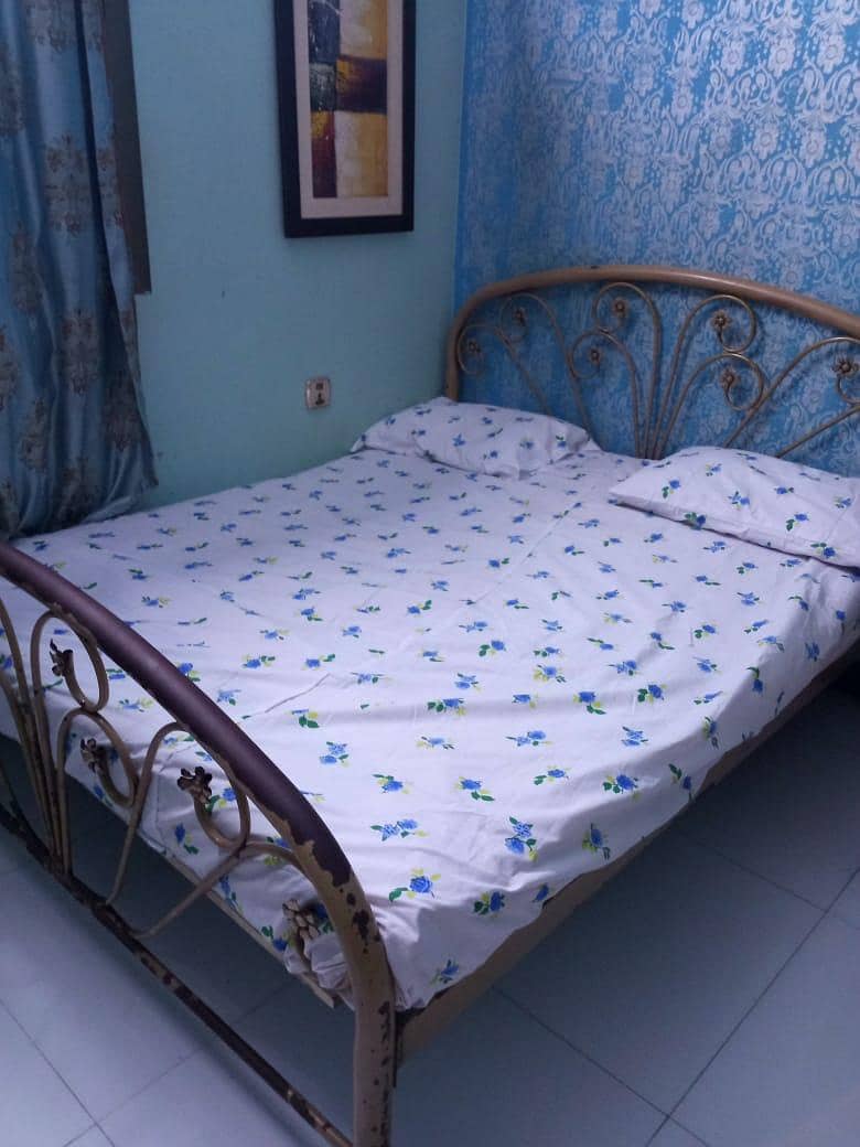bed without mattress 1