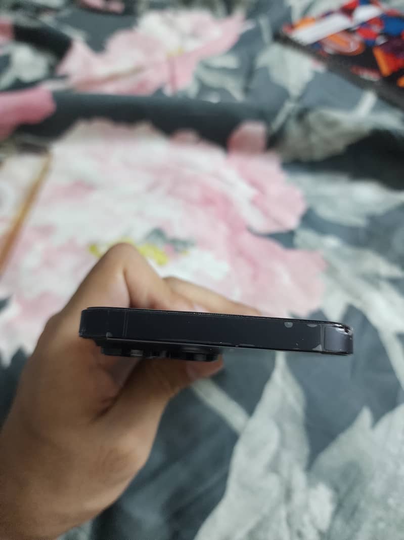 Apple iPhone 14 Pro Max 4