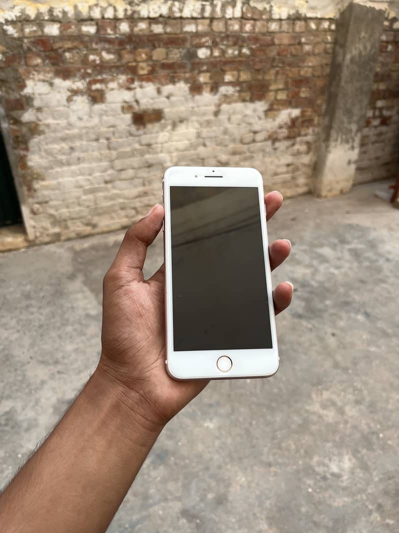 Apple iPhone 7 Plus 6