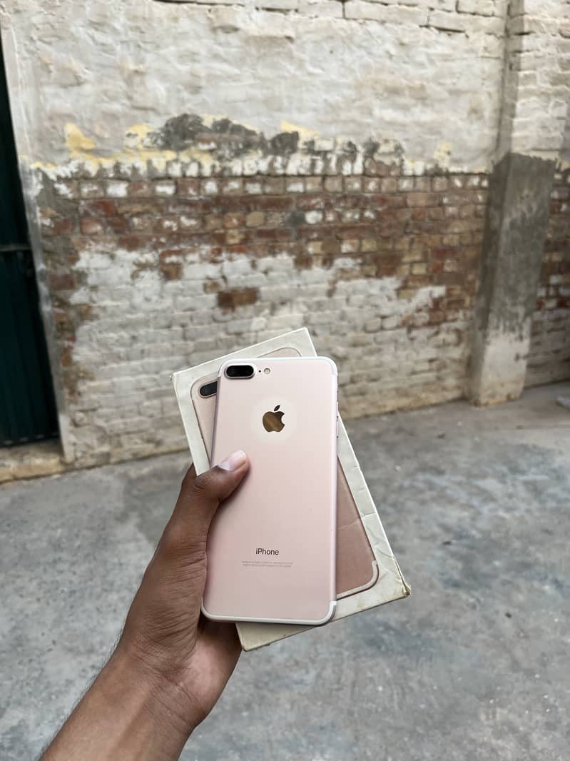 Apple iPhone 7 Plus 10