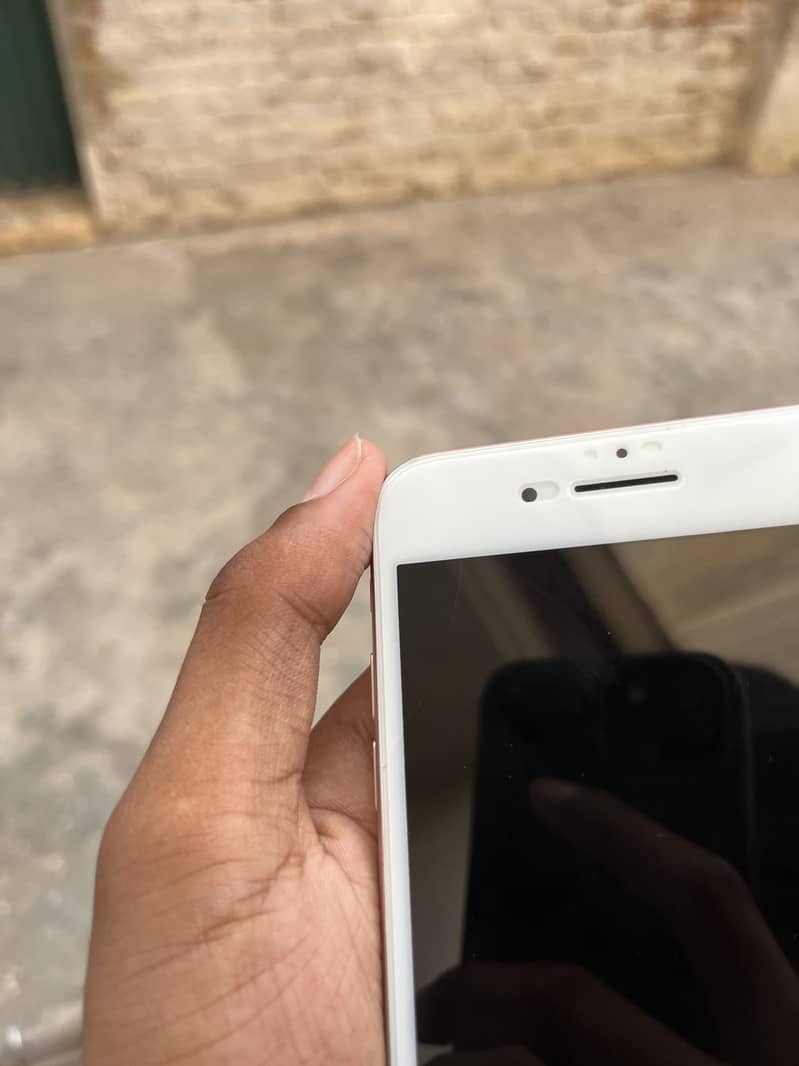 Apple iPhone 7 Plus 11