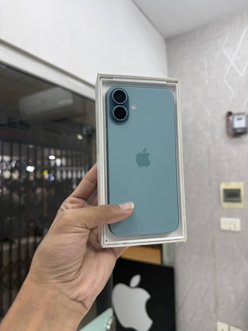 Apple iPhone 16 Plus 1