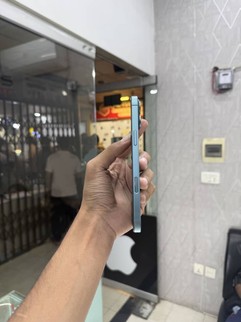 Apple iPhone 16 Plus 2
