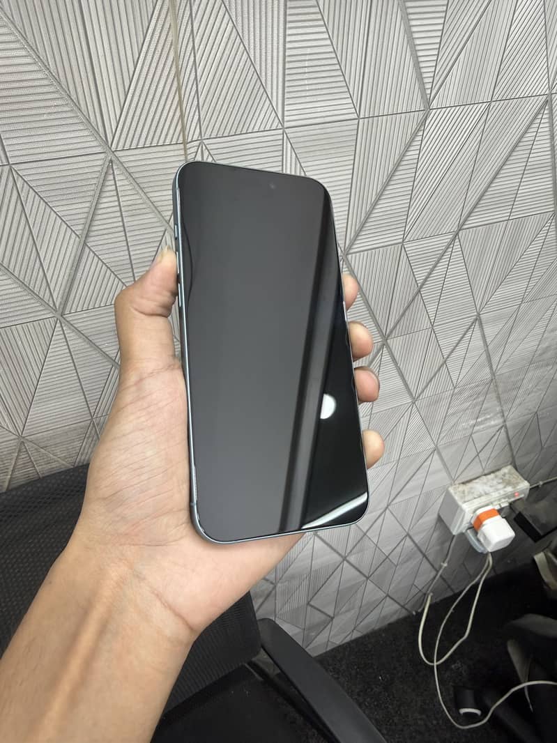Apple iPhone 16 Plus 7