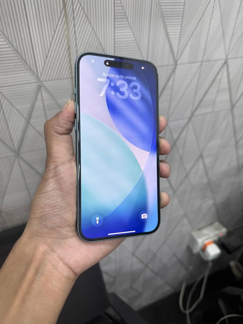 Apple iPhone 16 Plus 8