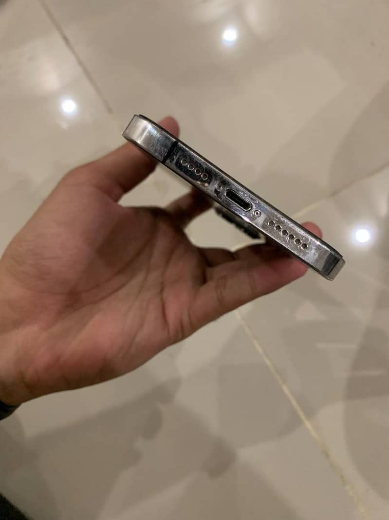 Apple iPhone 12 Pro Max 4