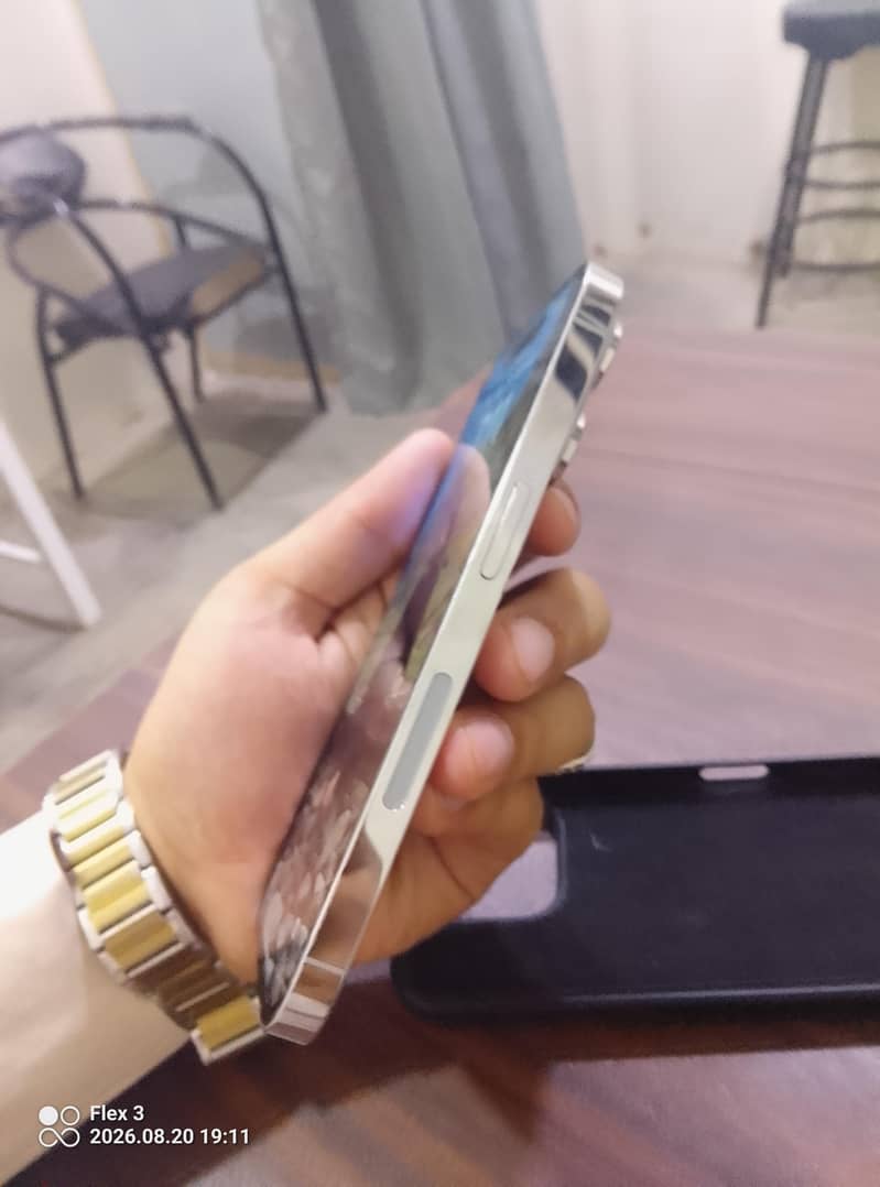 Apple iPhone 14 Pro 2