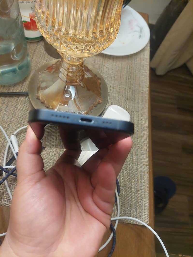 Apple iPhone 12 3