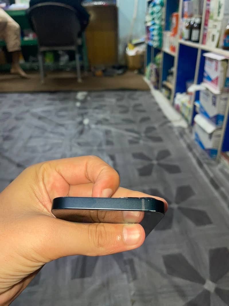 Apple iPhone 13 5