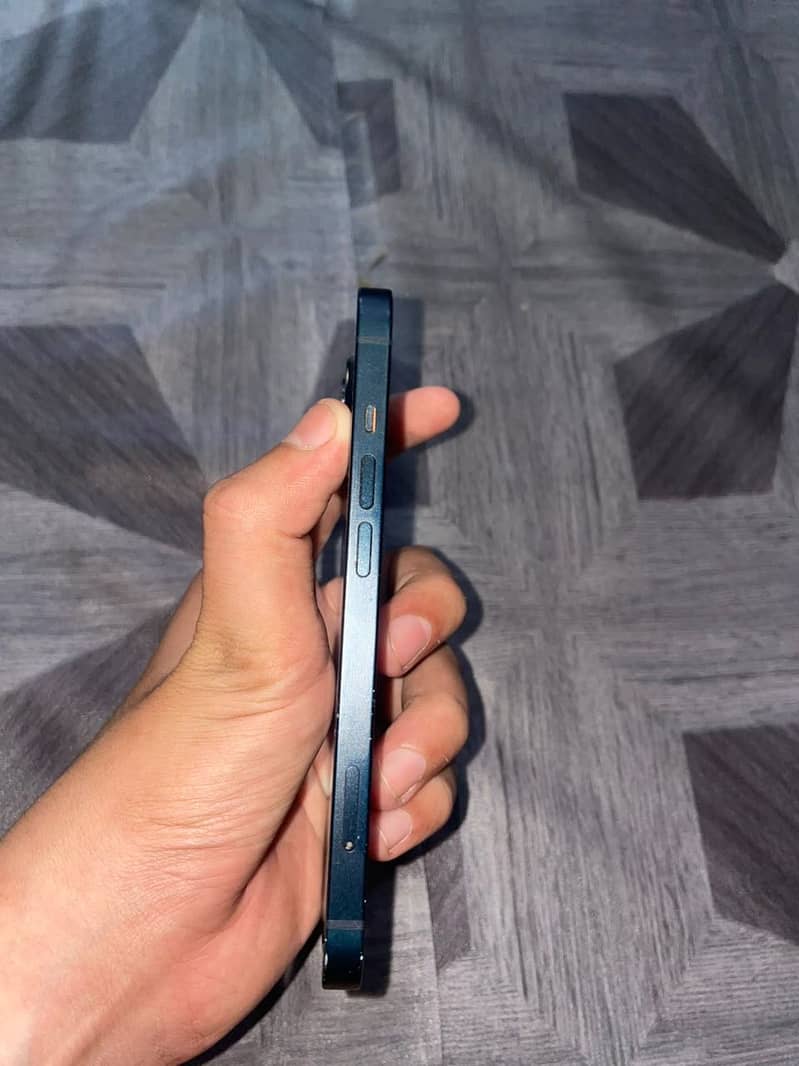 Apple iPhone 13 9