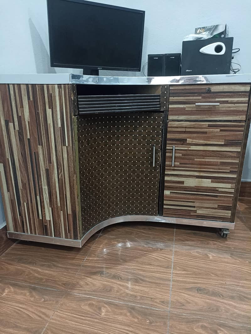 Computer Table for sale 1