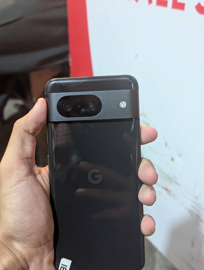 Google Pixel 8 4