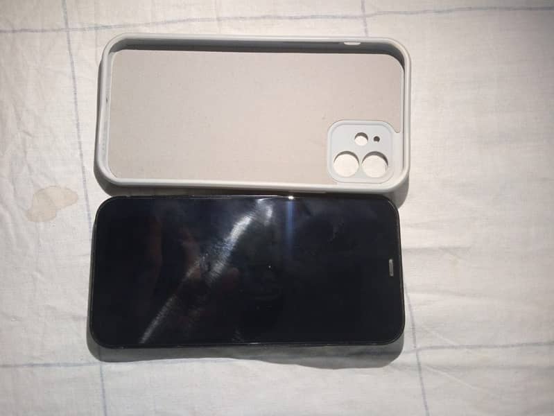 Apple iPhone 12 4