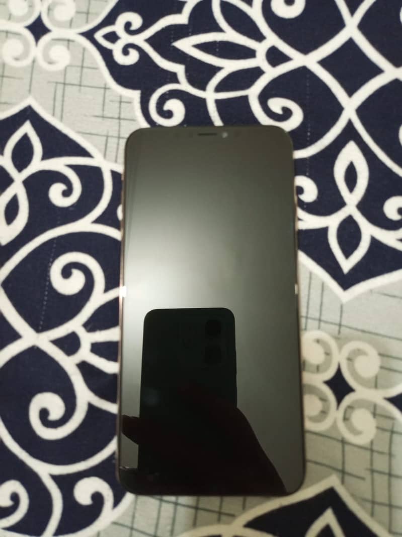 Apple iPhone XS Max 4