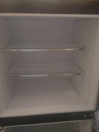 pel refrigerator only 1 month use 10 bjy 10 condition