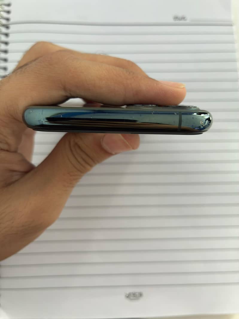 IPHONE 11 PRO 4