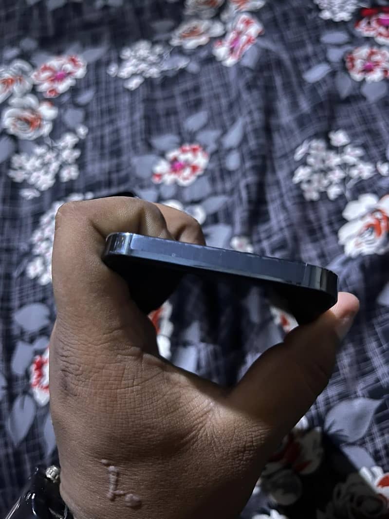 Apple iPhone 12 Pro 3