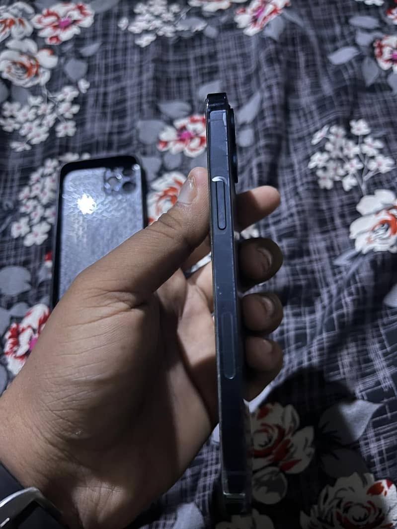 Apple iPhone 12 Pro 4