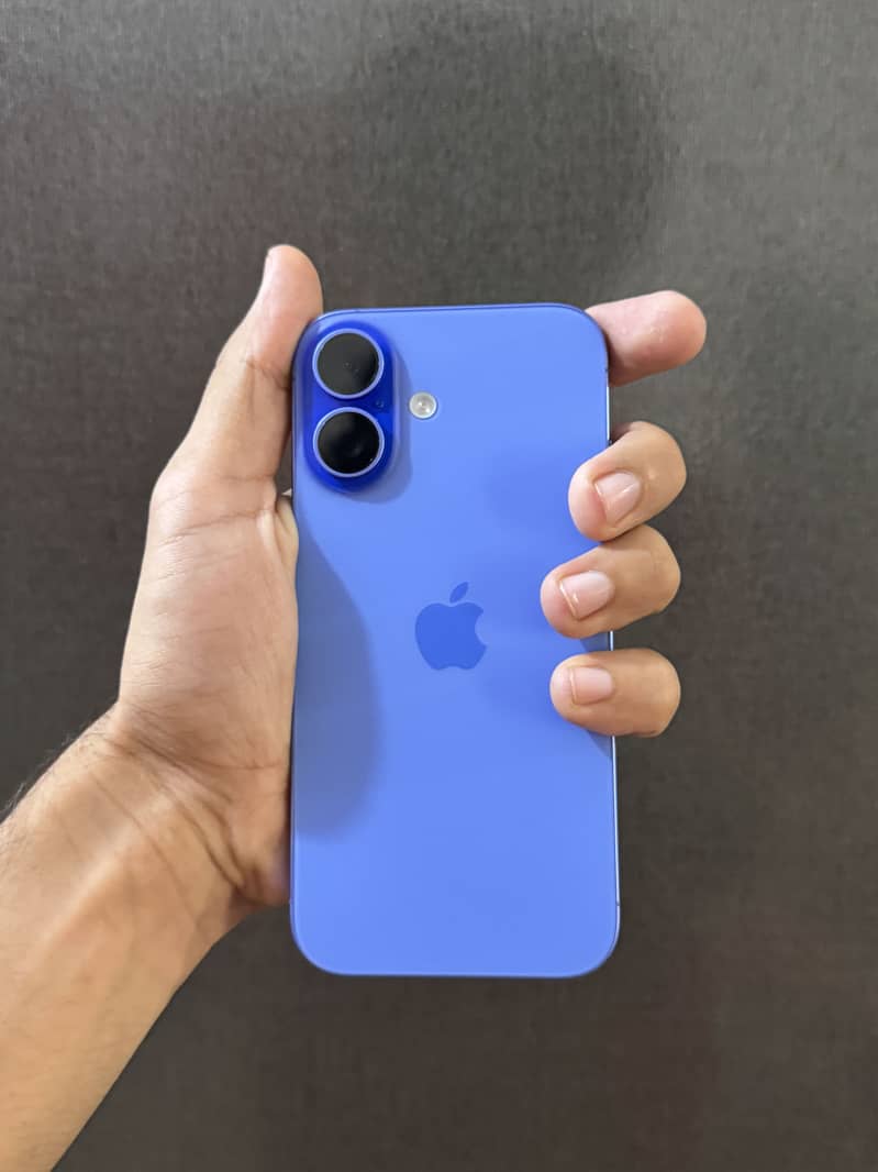 Apple iPhone 16 0