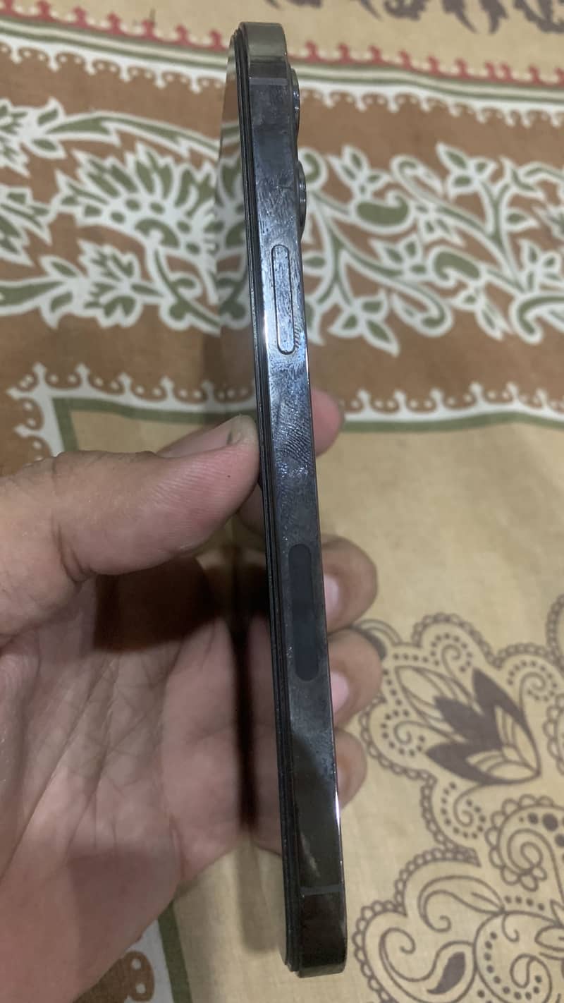 Apple iPhone 12 Pro Max 4