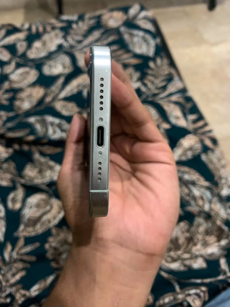 Apple iPhone 15 Pro Max 1