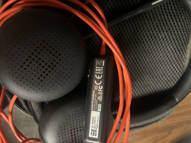 Plantronics 8225 2