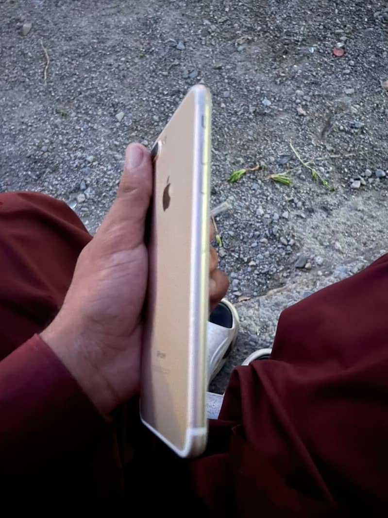 Apple iPhone 7 Plus 3