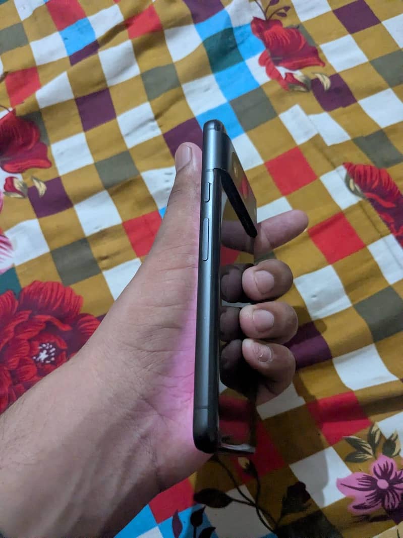 Google Pixel 8 6