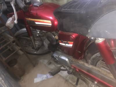 Yamaha YB 100 Royale (100cc) - Total Genuine & Antique Piece