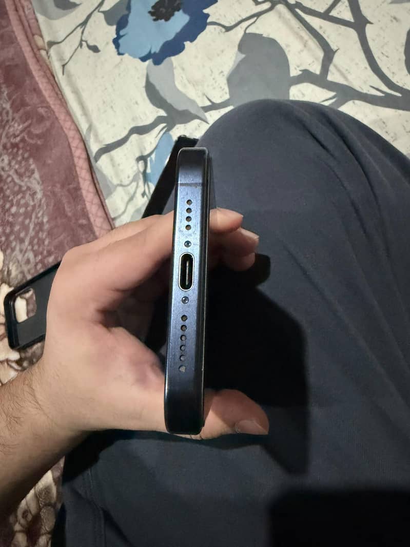 Apple iPhone 15 Pro Max 5