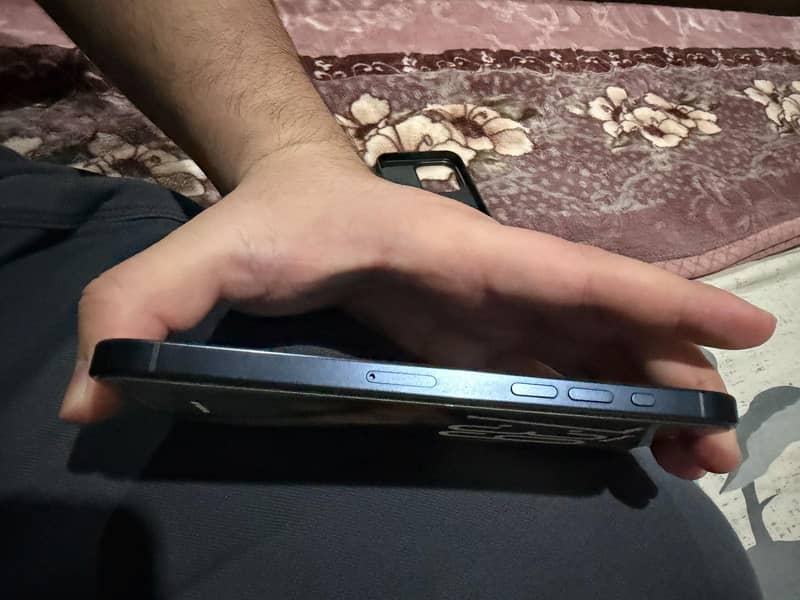 Apple iPhone 15 Pro Max 7