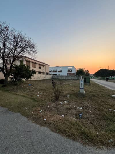 1 Kanal Residential Plot No. 1037 for Sale Block W, DHA Phase 7 Lahore