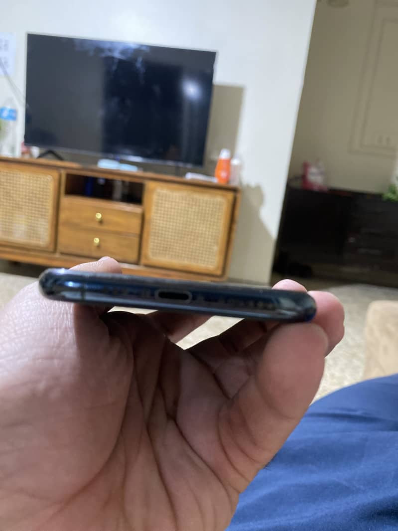 Apple iPhone 11 Pro 3