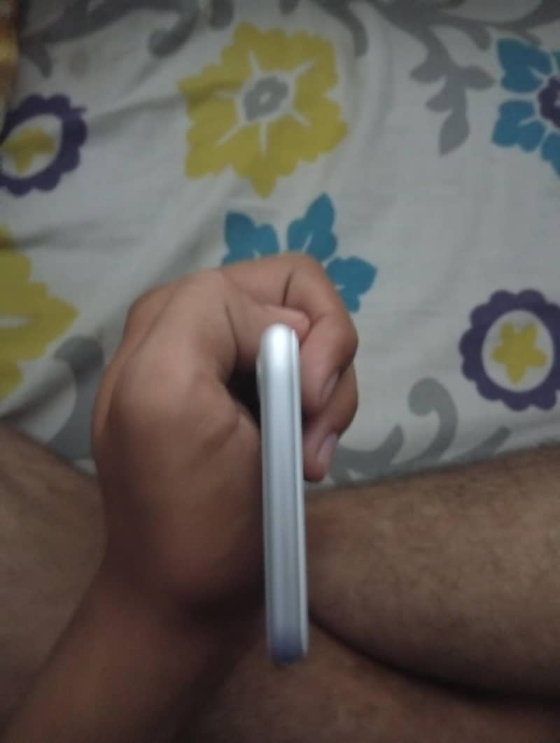 Apple iPhone 8 4