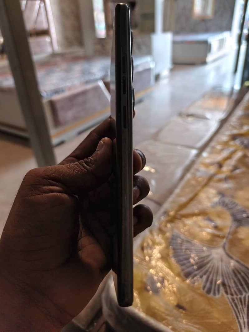 Tecno CAMON 40 Pro 1