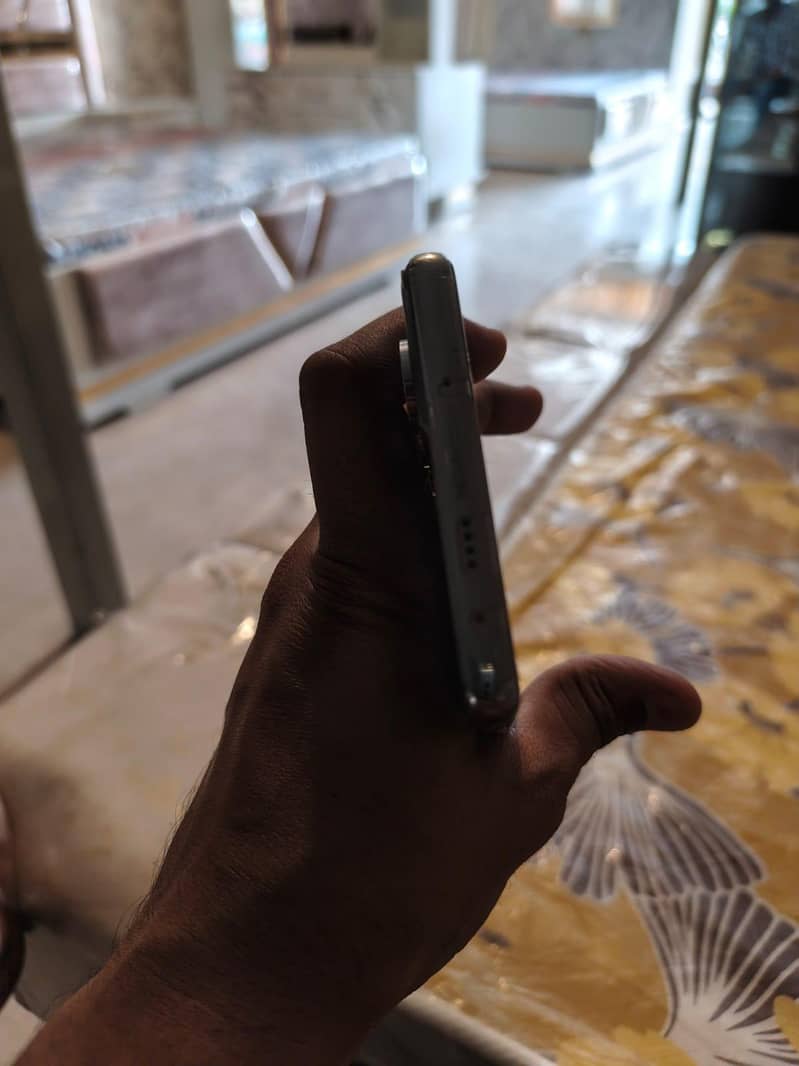 Tecno CAMON 40 Pro 4