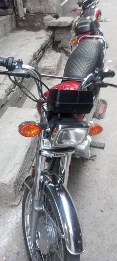 Honda 125 Red Color (03224373608)
