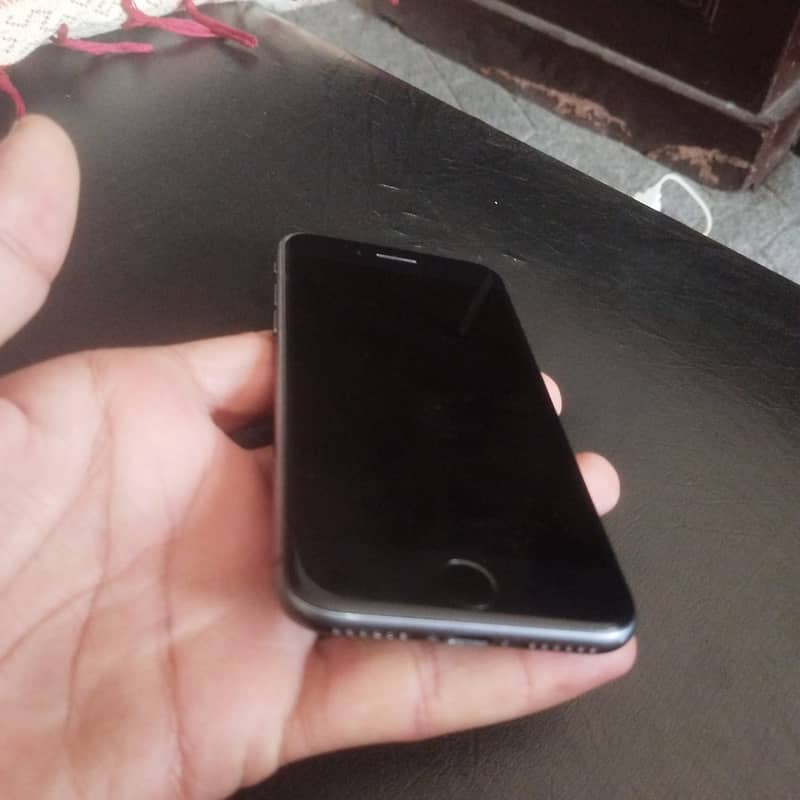 Apple iPhone 8 2