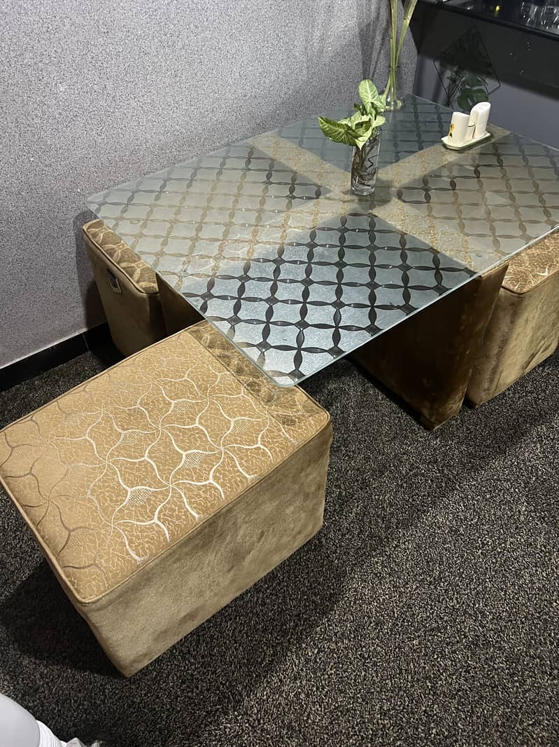 Dining Table 0