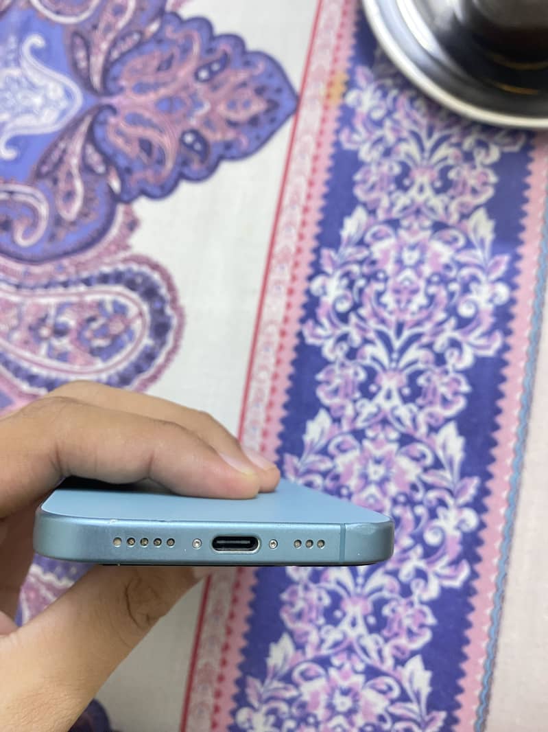 Apple iPhone 16 5